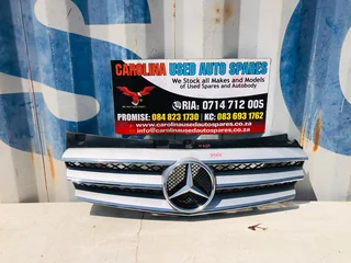 Mercedes Benz W639 Vito radiator grill with badge