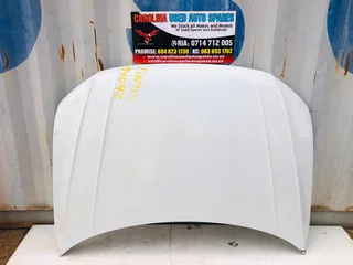 VW Tiguan white bonnet