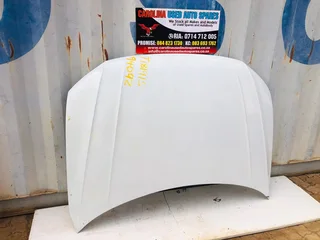 VW Tiguan white bonnet