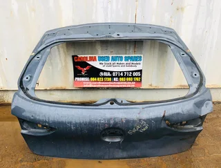 Mazda 3 tailgate