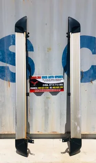 Mazda BT50 left and right side step (replacement no brackets)