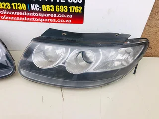 Hyundai Santa Fe left and right side halogen headlight