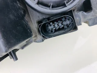 Mercedes Benz W204 C180 C-class left and right side xenon headlight