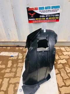 Mercedes Benz W447 Viano left side fender liner