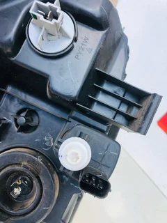 Mahindra XUV300 right side standard headlight