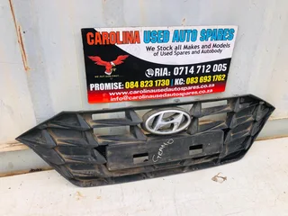 Hyundai Grand i20 active radiator grill with badge