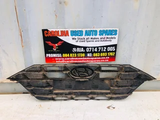 Hyundai Grand i20 active radiator grill with badge