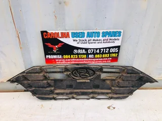 Hyundai Grand i20 active radiator grill with badge