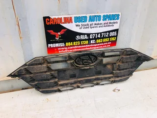 Hyundai Grand i20 active radiator grill with badge