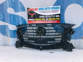 Mazda 3 dynamic radiator grill (no chrome trimming)