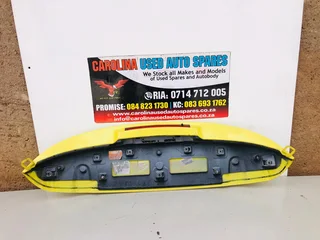 Renault Clio 4 tailgate spoiler with brake light