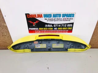 Renault Clio 4 tailgate spoiler with brake light