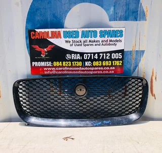 Jaguar F-pace X761 black front bumper (no badge)