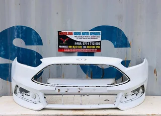 Ford Focus Mk3 ST front bumper (no pdc holes)
