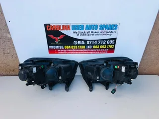 Mahindra Scorpio left and right side standard headlight with clear indicator