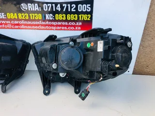 Mahindra Scorpio left and right side standard headlight with clear indicator