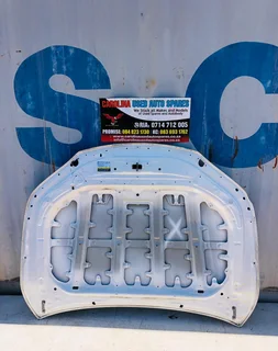 Toyota Hilux Legend RS bonnet