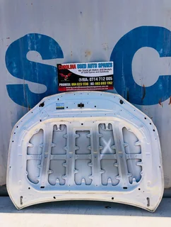 Toyota Hilux Legend RS bonnet