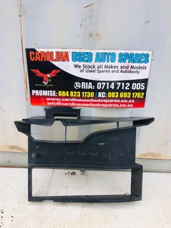 Renault Clio 4 radiator air deflector/guard