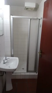 !!! SOLD OUT !!! Bachelor Flat. R7 500 pp pm  X 4.  Excl Elec and Gas. 1 Sept 2025. NOT NSFAS.