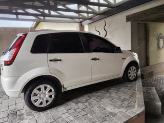 2014 Ford Figo Hatchback