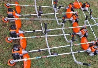 Grass cutting(petrol) machine  43cc uses 2 stroke il.  0781436636 R1600 NewGermany ( Kzn) .