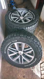 Set of four gd6 rims with second hand bfs goodrich 265.75.18
