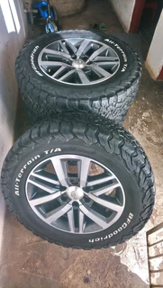 Set of four gd6 rims with second hand bfs goodrich 265.75.18
