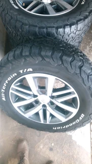 Set of four gd6 rims with second hand bfs goodrich 265.75.18