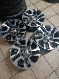 BRAND NEW RIM AND A TYRE FOR A NEW SHAPE FORTUNER 18 INCH