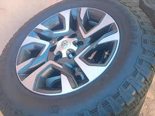 Selling The New Edition Of Rims Ant Tyres For Toyota