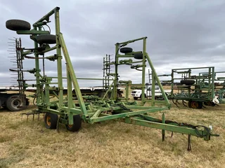 John Deere 1610 Chisel Plough