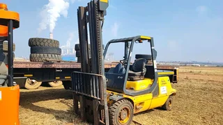 Linde 4,8 ton Electric Fork Lift.