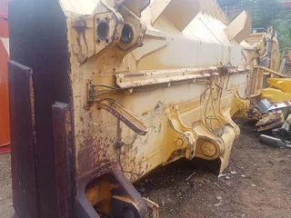 Komatsu D475 Semi-Universal Blade (No Push Arms)