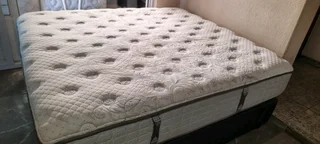 Top Of Range Luxurious King Bed Xtra Lenght Retails R39 000 Selling For R6950 Only