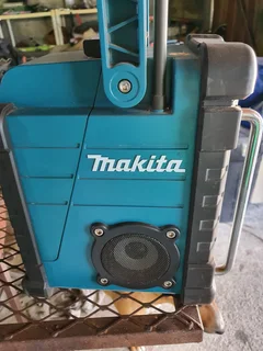 Makita dmr102 portable radio