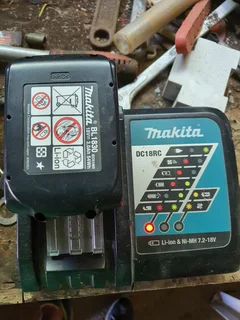 Makita dmr102 portable radio