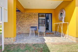 House in Rooihuiskraal For Sale