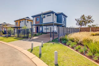 House in Lotus Gardens For Sale