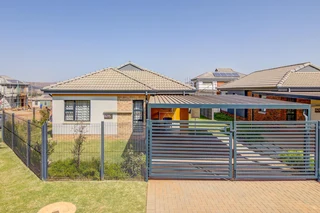 House in Andeon For Sale