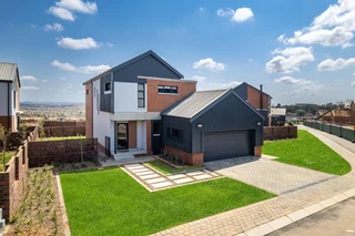 House in Olivedale For Sale