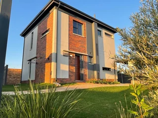 House in Laudium For Sale