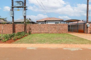 House in Protea For Sale