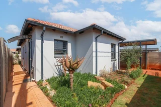 LIVE IN YOUR DREAM HOME IN A GOOD AND SAFE COMMUNITY!!!