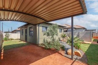House in Protea Glen For Sale