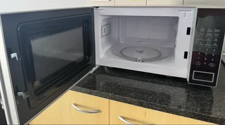 Hisense 20L Electronic Microwave Oven