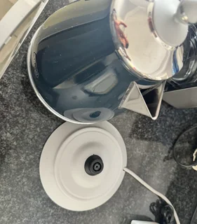 DeLonghi Kettle