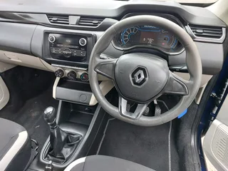 2021 Renault Triber 1.0 Dynamique  7 SEATER