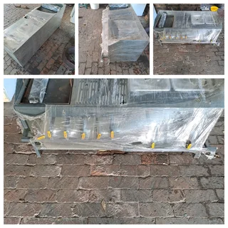 6 Burner Gas Griller Combo. Brand-new. R5500