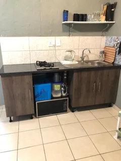 One bedroom/ bachelor apartment for rent in Bryanston- 063 264 6667